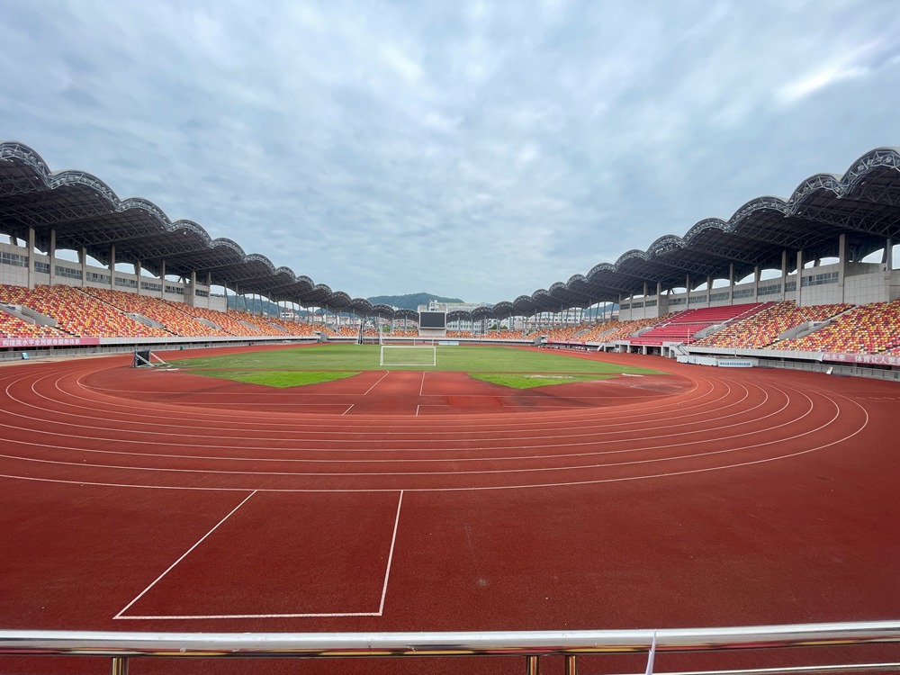 温岭体育馆标准400米混合型塑胶跑道